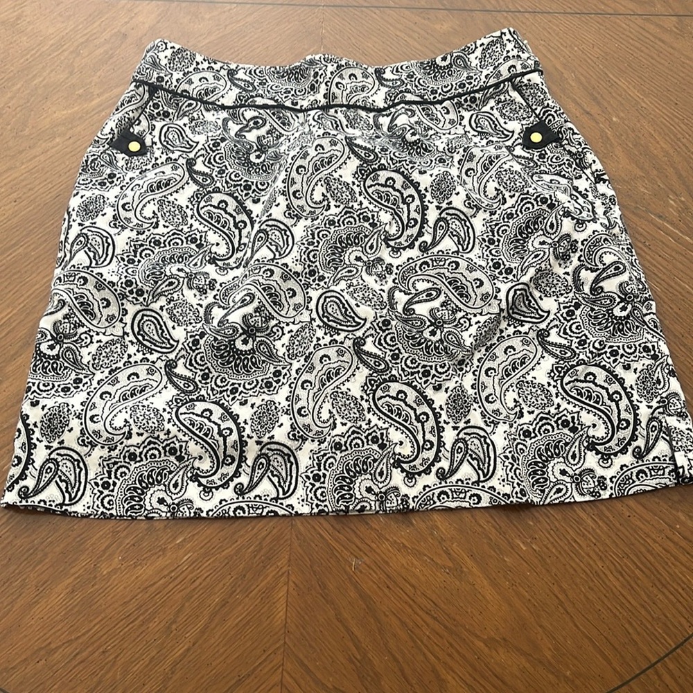 Bobby Jones golf women's skort size 6 black and white paisley print
